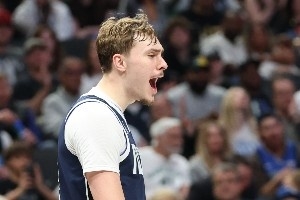 扛着球队前进！弗拉格得分、篮板、助攻、抢断领跑全队 联盟唯一