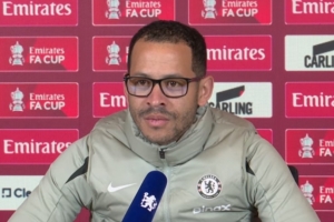 罗塞尼尔：恩佐仍是球队领袖之一 不会剥夺他的任何东西 他会回来