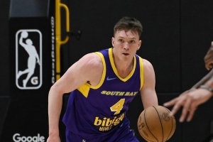 还是有实力的！克内克特G联赛14中9砍24分13板 三分3中1&罚球5中4