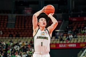 几乎不丢！付豪8中7高效拿下15分4板2助1帽 正负值+19