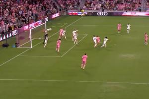 火速回应！梅西头槌破门，迈阿密国际1-1扳平比分！