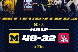 半场-密歇根48-32亚利桑那 伦德伯格崴脚 卡多14中2 伯里斯5中0