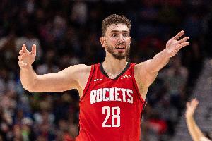 准绝杀！申京最后时刻内线得手 19中10砍下24分6板7助2帽