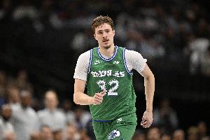 华盛顿：弗拉格毫无悬念该当选最佳新秀 他19岁就打出全能表现