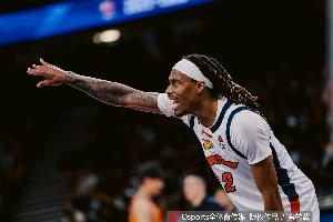 师傅你是干什么工作的？麦考尔半场7中1&三分3中0 仅得5分2助2断