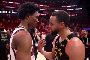 火媒谈阿门和库里：精英防守者 以及史上最佳射手 值得尊敬