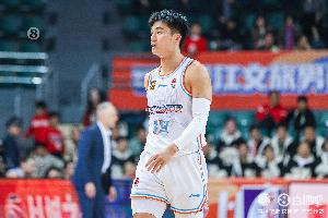 鲁媒：于德豪训练中不慎将膝关节扭伤 将缺席今晚对阵广东的比赛