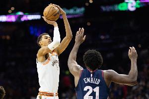 大帝VS外星人！恩比德此前两战文班保持全胜 前者擅攻后者能防