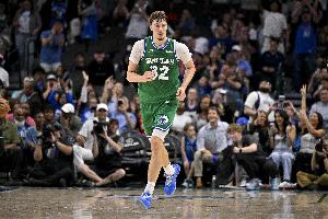 19岁106天！弗拉格首节得分19+ 有数据追踪以来NBA历史最年轻