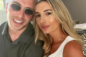 尴尬！鲍文岳父在场边高唱：鲍文状态火热，他正在和我女儿上床