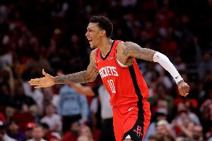 高炮台！小贾巴里·史密斯半场三分4中3拿11分3板 正负值+14最高