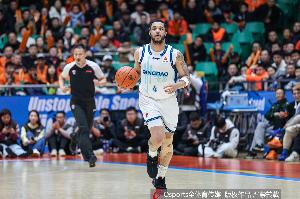 状态火热！韦瑟斯庞半场12中7砍下18分2板1助1断