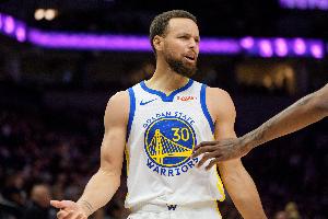 Skip：库里复出26分钟砍下29分 但最后一攻他应该传给追梦