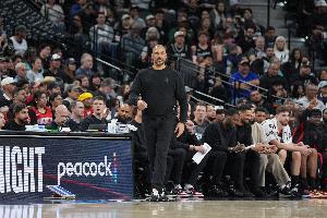 乌度卡：防守端的沟通有进步但还是不够 让勇士打成了太多空切