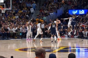 雷吉·米勒法则！小哈达威三分被犯规 开拓者挑战改进攻踢腿犯规