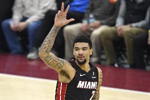 场均9.1板1.1帽！斯波：韦尔在护筐方面的进步非常明显