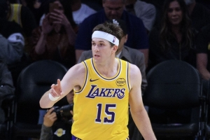 阿里纳斯：里夫斯可不急着复出 他怕季后赛拉跨毁了到手的大合同