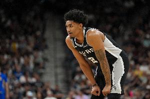 少年老成！哈珀11中7得到17分3板4助 三分3中3