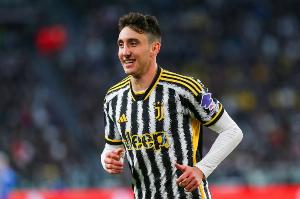 坎比亚索：我们需要继续给科莫施压 未能出战世预赛令我无比痛苦