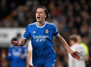 DAZN：吕迪格比赛中对卡雷拉斯发火，要求后者提升防守强度