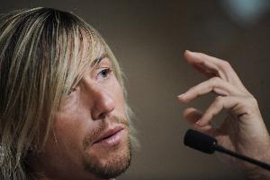 古蒂：球员时期会有人要合影，退役后生活会彻底变成另一种模样