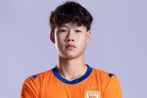 U17国足队长李钧鹏代表泰山B队登场，完成个人中乙联赛首秀