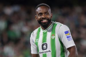 贝蒂斯主席不满巴坎布晚归：为国效力很重要，但该更有点职业精神