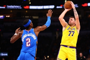 本赛季运球投篮最准榜：东契奇第1 SGA第2华子第3 里夫斯第5KD第7