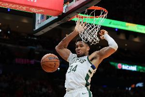 Shams：雄鹿高层已接受休赛期交易字母哥的必然 对交易持开放态度