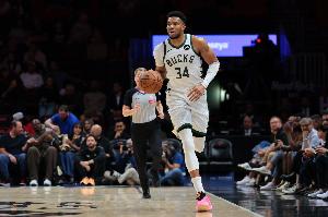 阿里纳斯谈负荷管理：舆论总在双标把锅甩给球员 但控制权在球队