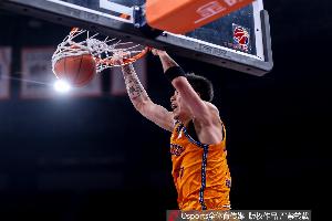 全能表现！张镇麟8中5拿到11分7板7助2断 正负值+32最高