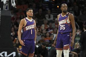 再见红着眼！杜兰特生涯至今常规赛面对布克11胜2负