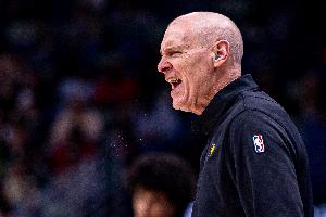 卡莱尔：常规赛最后3场 我们保持过去5年形成的精神面貌至关重要