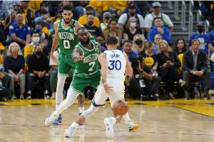 22年总决赛咋输得？杰伦·布朗：斯蒂芬·库里 娃娃脸杀手杀疯了