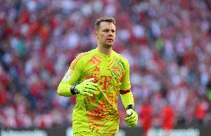 诺伊尔为单一俱乐部欧冠首发136场追平梅西，历史仅次于卡西