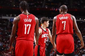 杜兰特：从伊森的神情就能看出他今天特别想赢 队友们都挺身而出