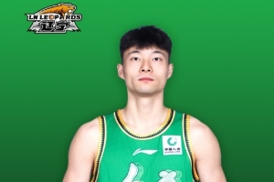 真挚的祝福！祝鄢手骐生日快乐