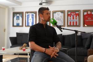 皇马旧将：马拉多纳就是历史最佳，他不像梅西有哈白布这样的队友