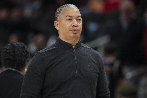 再战开拓者！卢：要弄清楚上次怎么输的 开场就展现身体强度