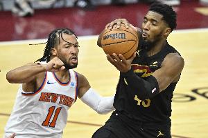 骑士只差尼克斯0.5个胜场但交手劣势 赛程占优剩余对手是老鹰奇才