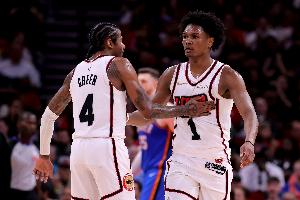 小贾巴里:杰伦·格林和阿门关系好着呢 他俩就是真刀真枪地竞争