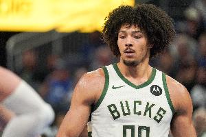 何方神圣？希姆斯砍下11+11+10三双 雄鹿贾巴尔之后首发中锋首人