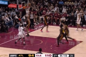 菜！老鹰连续空篮失手 最终杰伦·约翰逊补扣完成终结