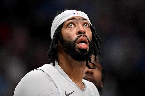 浓眉:刚去独行侠时还没好利索 但外界压力让我不得不上场