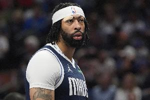 浓眉:交易后尼科给我打电话“早告诉过你 总有一天会把你弄来”