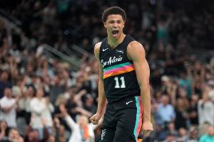 卡特·布莱恩特：感谢队友和教练信任我 我必须时刻做好出手准备