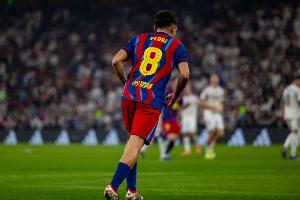 世体：佩德里半场被换下因腿筋不适，他将接受检查