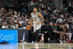 这全能新秀！哈珀13中6得到13分6板4助2断2帽 5失误需改进