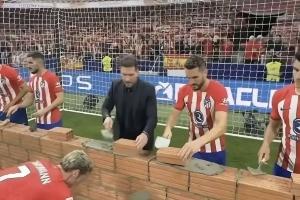 今日趣图:去英超只能保级?巴黎把利物浦、切尔西踢成法甲保级队