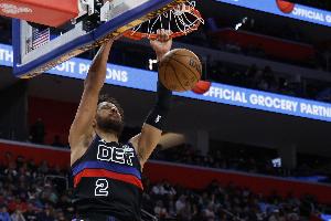 活塞VS雄鹿：坎宁安复出首发 搭档邓罗/奥萨尔/托哈/杜伦